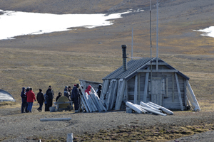 Bamsebu, the only private cabin in Sør-Spitsbergen National Park