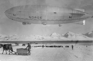 The airship Norge hovers over Ny-Ålesund