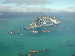 Fugløya med Fugleholmane