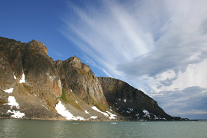 Solnafjellet nord for Hamiltonbukta i Raudfjorden